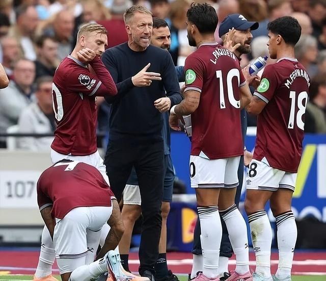 大谷翔平在 2023 年 9 月宣布接受手肘手术，天使球迷通过标语表达对其的感谢