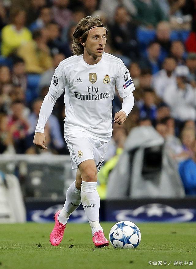 大联盟官方宣布永久退役杰基·罗宾逊的 42 号球衣，全联盟仅剩李维拉身披此号