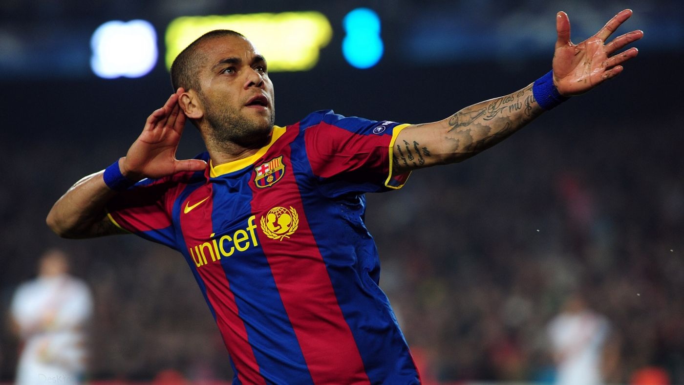 LPL最能“宫斗”战队诞生！连换八位首发选手，终于拿到全球首胜