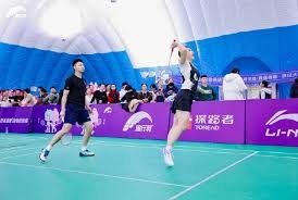 为什么新手总盯着底牌（新手为何总执着于底牌）